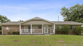 502 E D St, Jenks, OK 74037