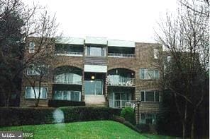 444 Girard St Unit 102, Gaithersburg, MD 20877