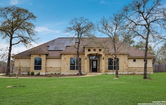 121 E Ashton Blvd, Floresville, TX 78114