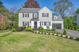 10 Meadowbrook Rd, Hamden, CT 06517