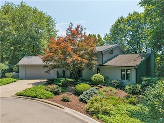 5 Devon Ln, Pittsburgh, PA 15202
