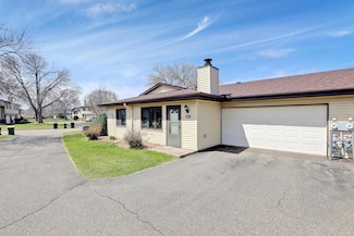 8624 S Maplebrook Cir, Brooklyn Park, MN 55445