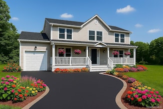 93 Market St, Mastic Beach, NY 11951