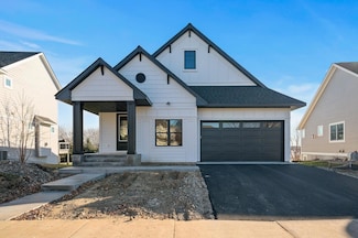 6672 Lamplight Dr, Albertville, MN 55301