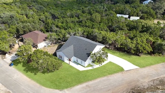 664 Rolling Hills Dr, Canyon Lake, TX 78133