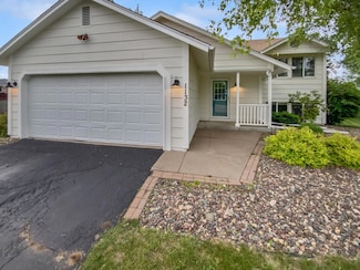 1132 Lincoln Ct, Saint Paul Park, MN 55071