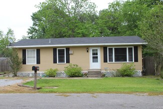 106 Foche St, Abbeville, LA 70510