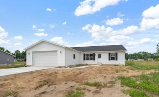 1161 Dove Ln, Milford, IN 46542