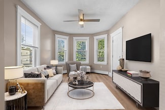 38 Perkins St Unit 2, Salem, MA 01970