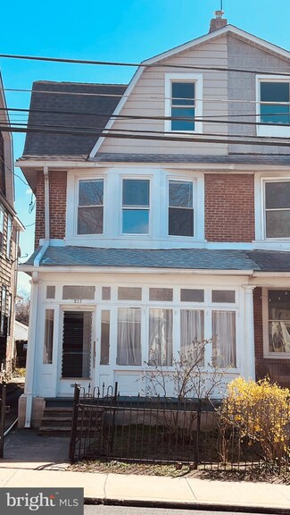 217 Ardmore Ave, Ardmore, PA 19003