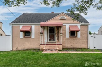 86 Bernard St, Carteret, NJ 07008