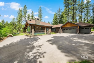1460 Crown Point Pkwy, Cascade, ID 83611
