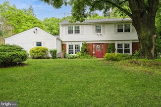 36 Merion Dr, Manalapan, NJ 07726