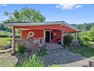 99355 Lone Pine Ln, Myrtle Point, OR 97458