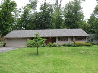 1336 E Southdowns Dr, Bloomington, IN 47401