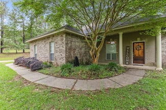 22 Windy Hill Dr, Purvis, MS 39475