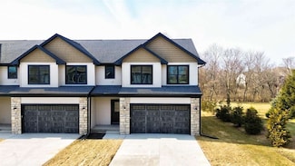 1135 Ivy Ln, North Liberty, IA 52317