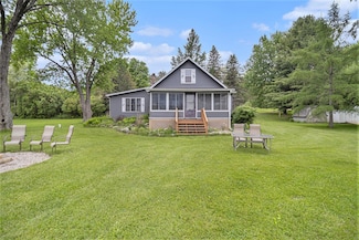 2332 Lakeside Dr, Evart, MI 49631