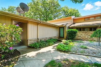 2439 Parliament Square, Toledo, OH 43617