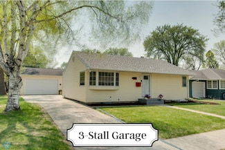 306 23rd Ave N, Fargo, ND 58102