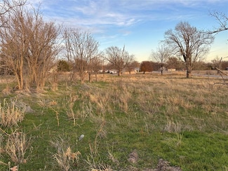 707 S Louis Tittle Ave, Mangum, OK 73554