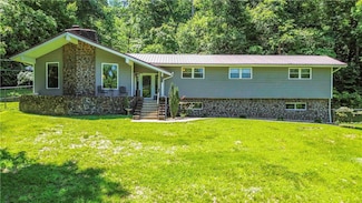 8173 Spanker Creek Rd, Bentonville, AR 72712