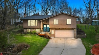 935 3rd St NE, Faribault, MN 55021