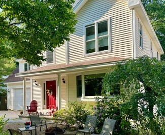 44 Yale St, Portland, ME 04103