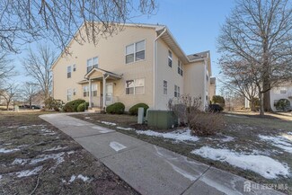 56 Kensington Dr, Piscataway, NJ 08854