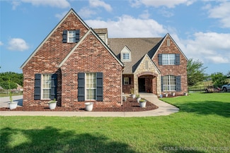 706 S Tallchief Ave, Skiatook, OK 74070