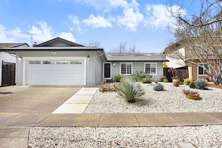1383 Larkin Dr, Sonoma, CA 95476