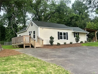 1108 Willow St, Eden, NC 27288