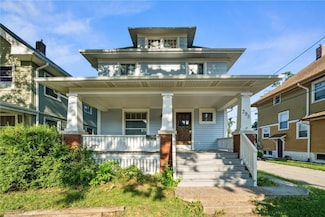395 18th St SE, Cedar Rapids, IA 52403