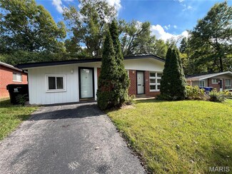 1320 Mendell Dr, Saint Louis, MO 63130