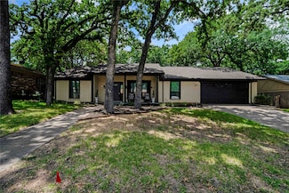 405 Billy Creek Cir, Hurst, TX 76053