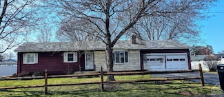 311 Maryanne Ave, Hudson, NY 12534