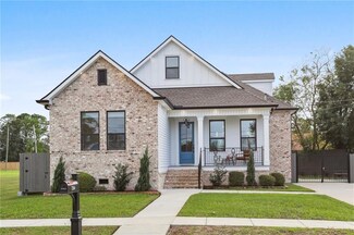 7204 Easy St, Arabi, LA 70032