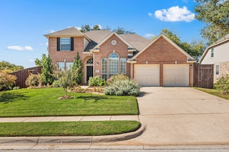 2811 Northwood St, Grapevine, TX 76051