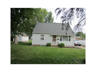 186 20th Ave SW, Cedar Rapids, IA 52404