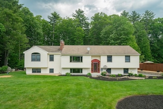 27 Cathy St, MerriMacK, NH 03054