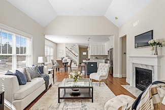 17 Howlands Ln, Kingston, MA 02364
