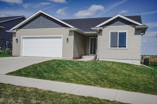 6205 51st St NW, Rochester, MN 55901
