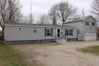 13 Fulton St, Auburn, ME 04210