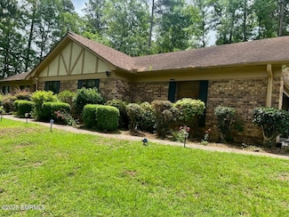 8040 Pinewood Dr, Meridian, MS 39305