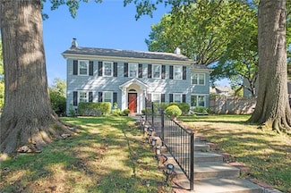 5701 Central St, Kansas City, MO 64113