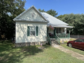 903 Crittenden Ave, Chickamauga, GA 30707