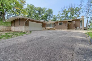 341 Corrie Rd, Ann Arbor, MI 48105