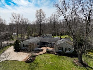 33470 Hiram Trail, Chagrin Falls, OH 44022