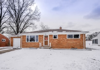 702 Penny St SE, North Canton, OH 44720