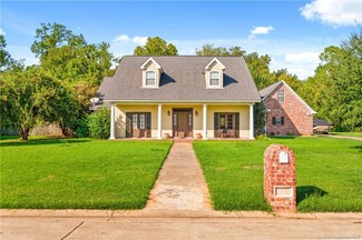 822 Whitfield Dr, Natchitoches, LA 71457